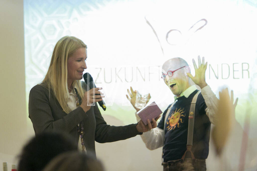 Claudia Stöckl, Ö3 Moderatorin und Obfrau ZUKI - Zukunft für Kinder, Johannes Gutmann, GF Sonnentor Kräuterhandels GmbH, © Martina Draper (15.12.2012) 