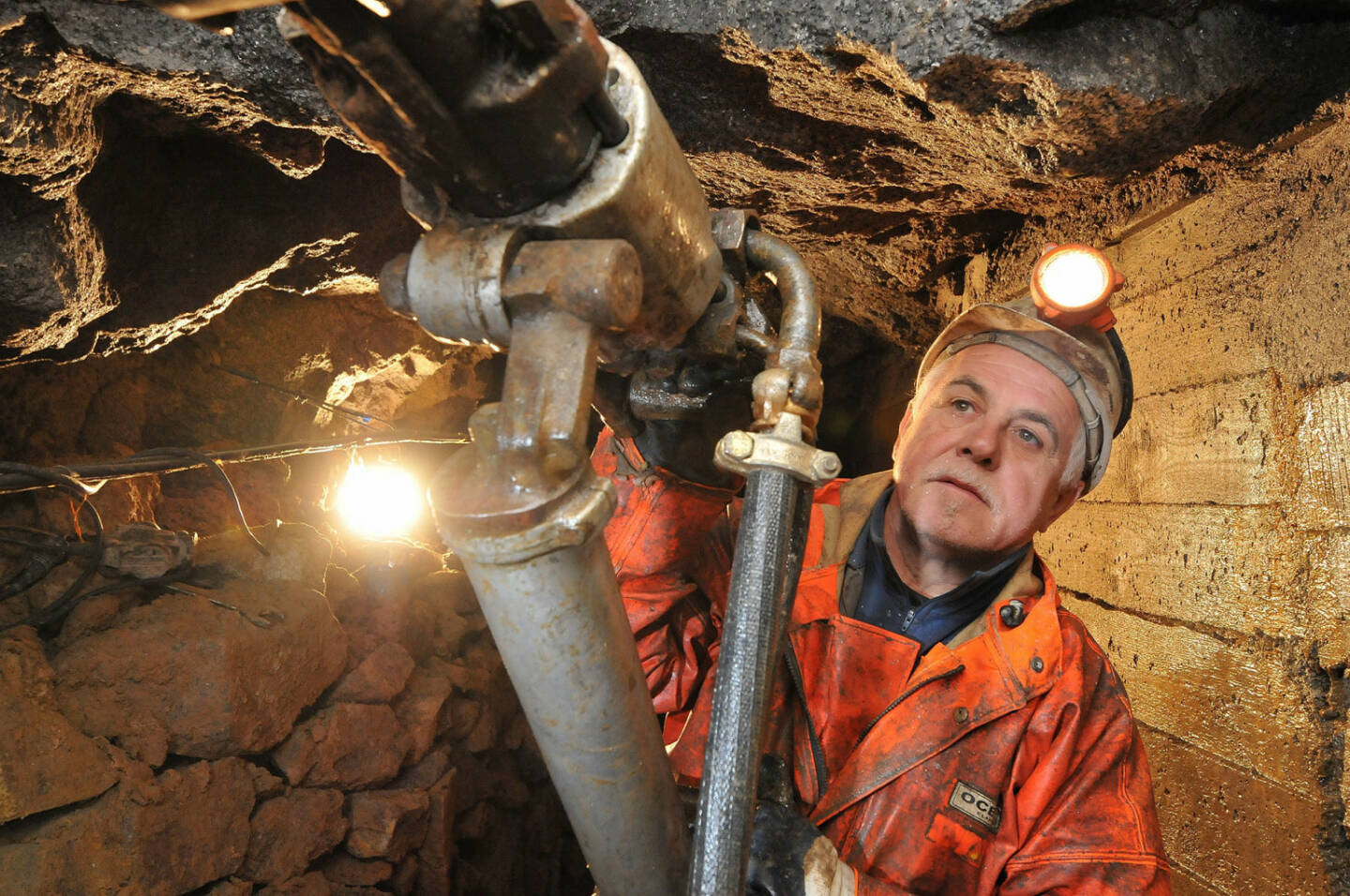 Erste Gesteinsentnahmen im Besucherbergwerk in Zinnwald, SolarWorld AG