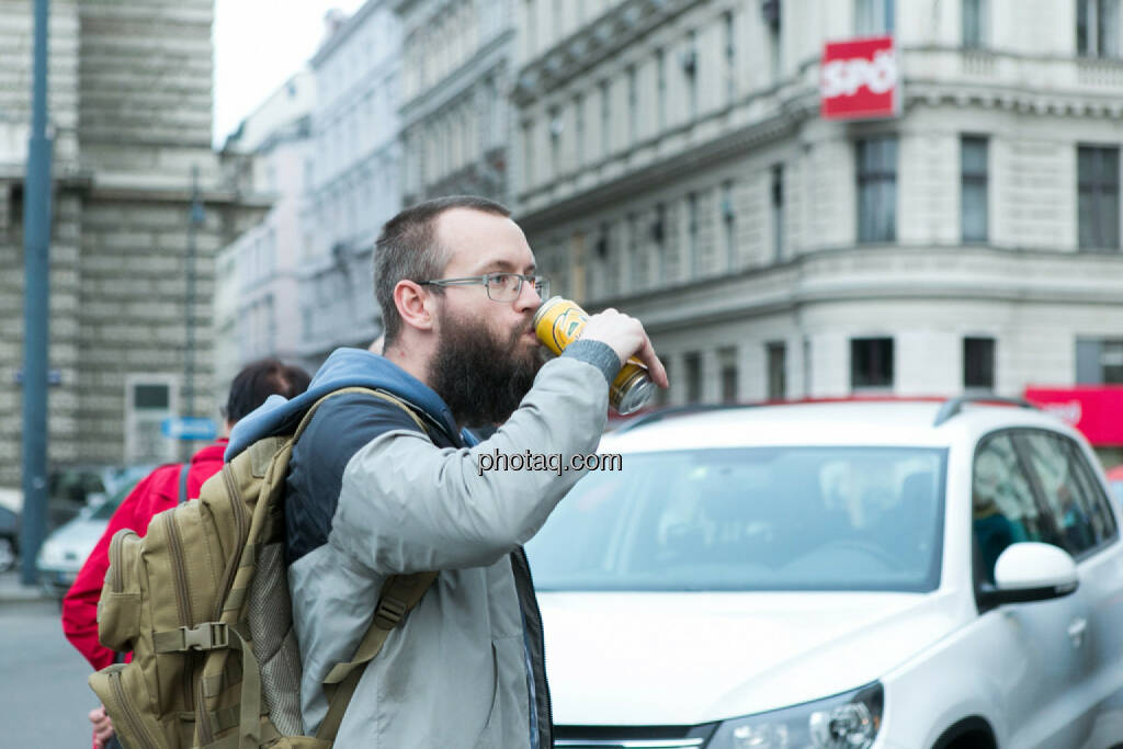 Bier - Hypo Demonstration in Wien am 18.03.2014, © Martina Draper/finanzmarktfoto.at (18.03.2014) 