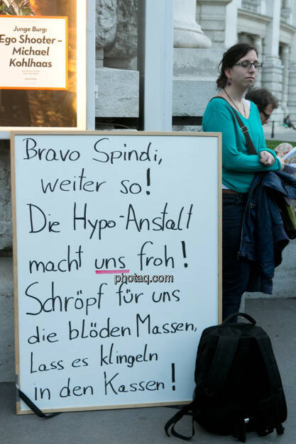 Ego Shooter vs. Hypo-Anstalt - Hypo Demonstration in Wien am 18.03.2014, © Martina Draper/finanzmarktfoto.at (18.03.2014) 