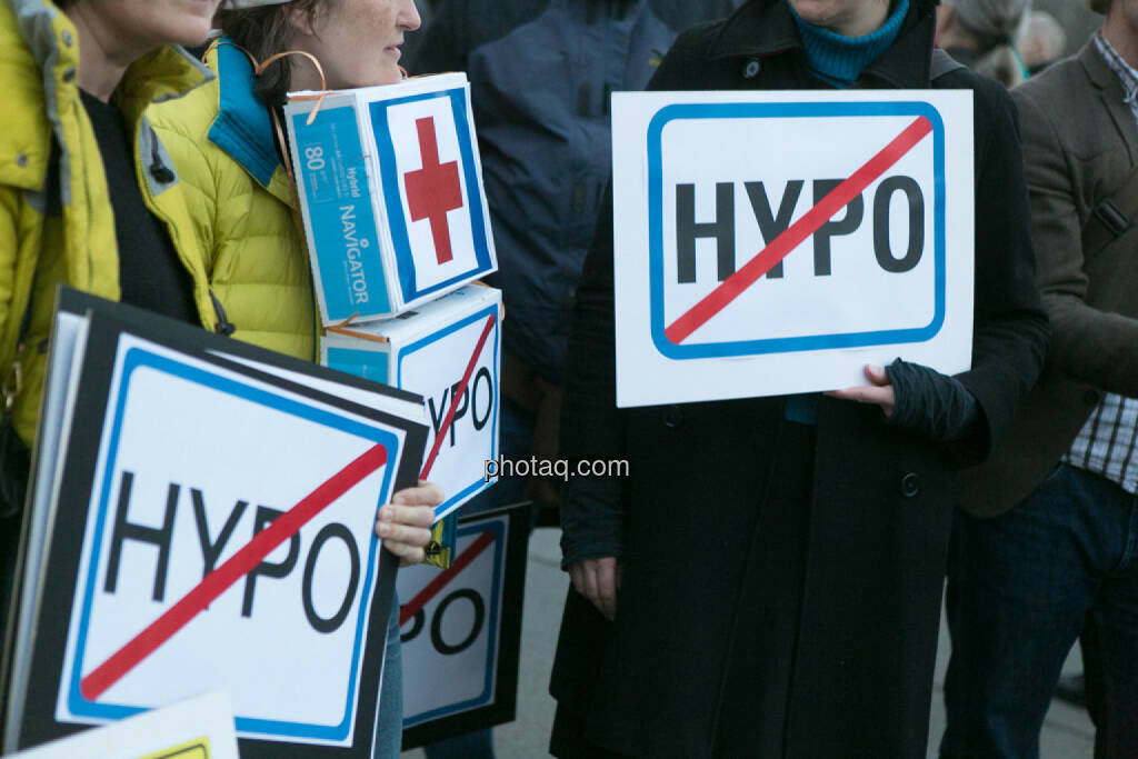 Hypo Demonstration in Wien am 18.03.2014, © Martina Draper/finanzmarktfoto.at (18.03.2014) 