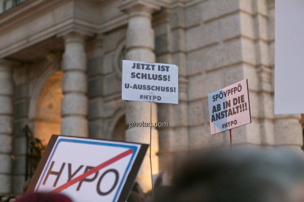 Hypo Demonstration in Wien am 18.03.2014, © Martina Draper/finanzmarktfoto.at (18.03.2014) 