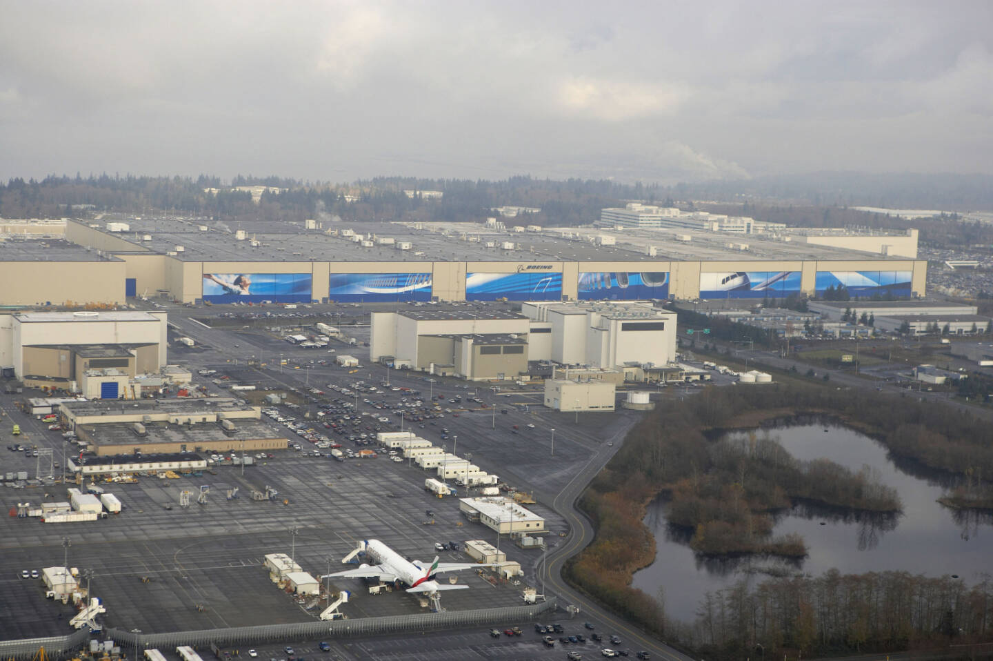 Boeing's largest site located in Everett, Wash, factory, Boeing Company