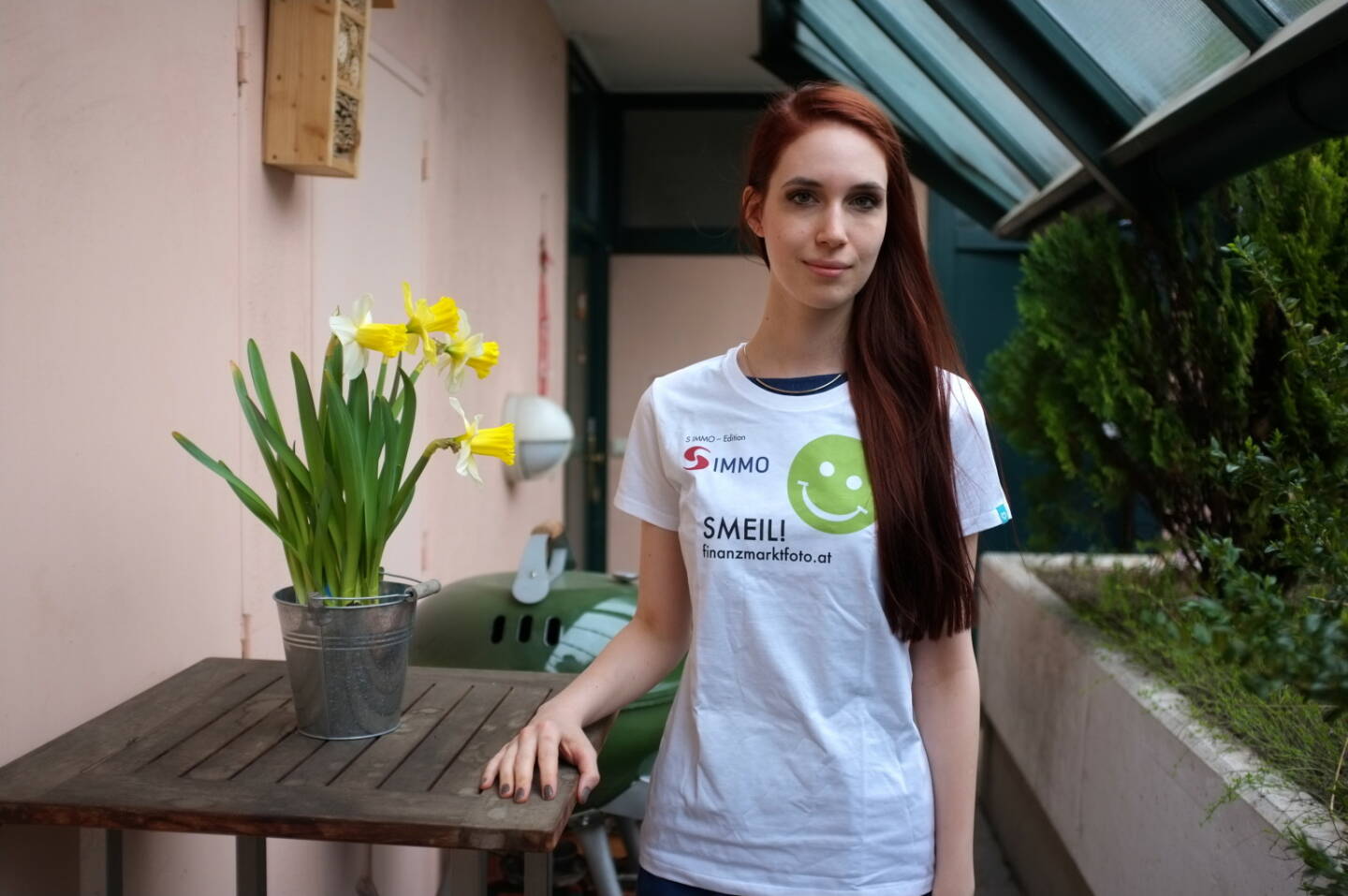 Flower Smeil: Kati Dollenz (Shirt in der S Immo-Edition)