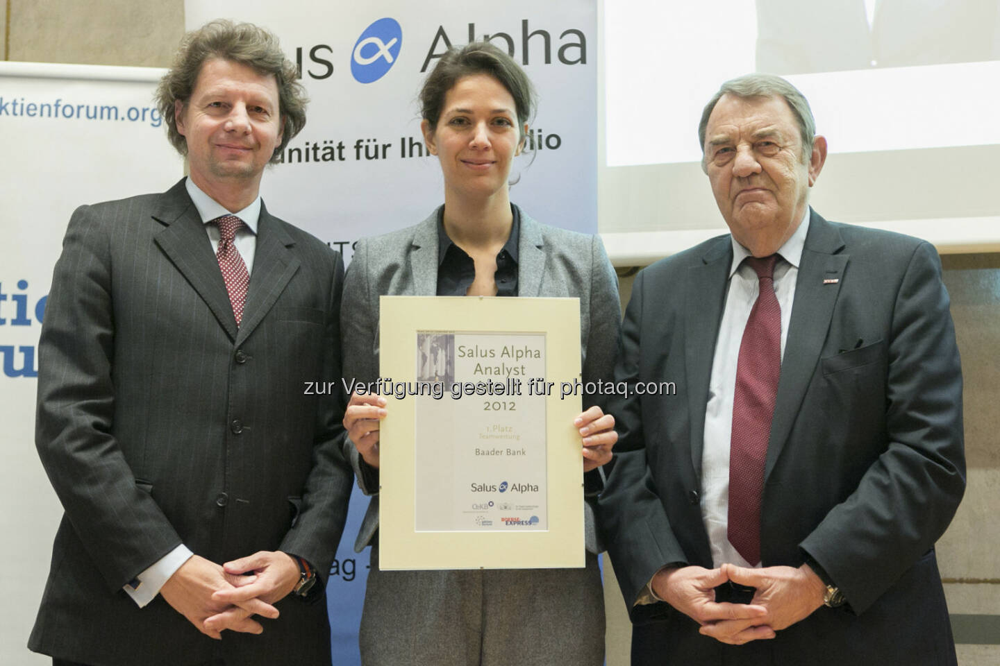 Teamwertung Hauptpreis an die Baader Bank: Günther Schneider (Salus Alpha), Christine Reitsamer (Baader Bank), Richard Schenz (Kapitalmarktbeauftragter)