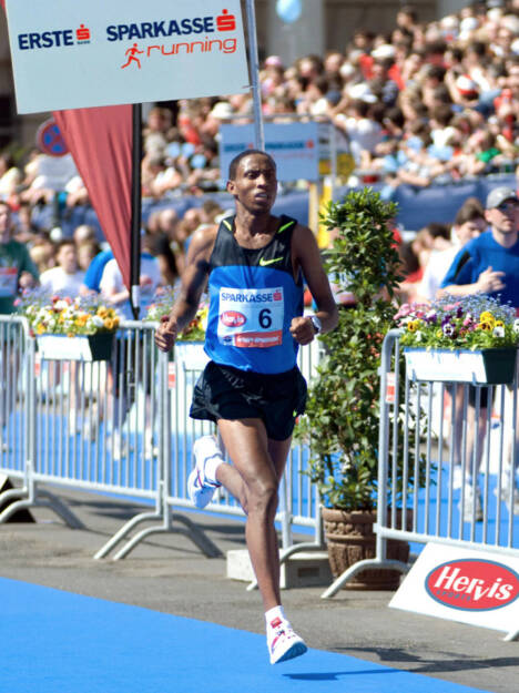 Getu Feleke, hier Debütant beim Vienna City Marathon 2009, kommt am 13. April als Top-Favorit mit einer Weltklassezeit an den Start. (C) Vienna City Marathon (06.04.2014) 