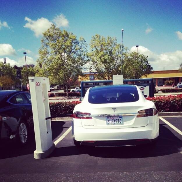 So yeah, Elon Musk. Let's see how convenient driving down to LA in a Tesla really is., © Elisabeth Oberndorfer (07.04.2014) 