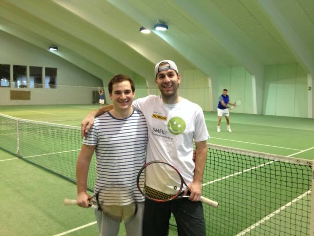 Tennis Smeil - Sportle.me-Co-Gesellschafter Florian Resch (Shirt in der Palfinger-Kollektion) (07.04.2014) 