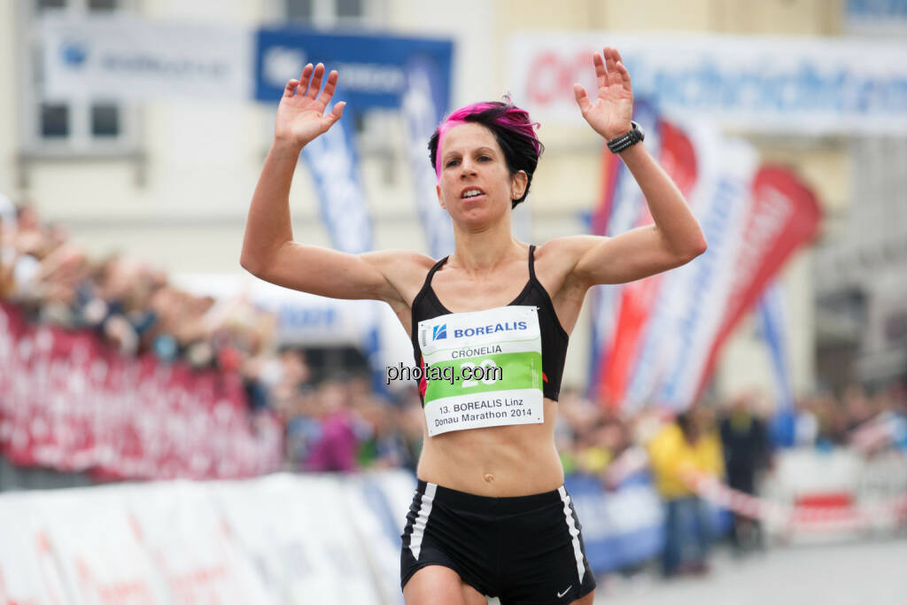 Cornelia Köpper, schnellste Österreicherin beim Borealis Linz Marathon, Fotograf: Klaus Mitterhauser, © Martina Draper (08.04.2014) 