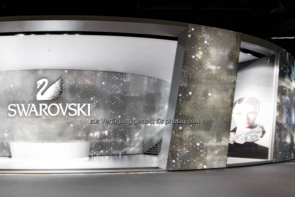 Swarovski gewinnt Red Dot Product Design und Xaver Award, Swarovski Messestand an der Baselworld 2014, Bild: Martin Miseré., © Aussendung (10.04.2014) 