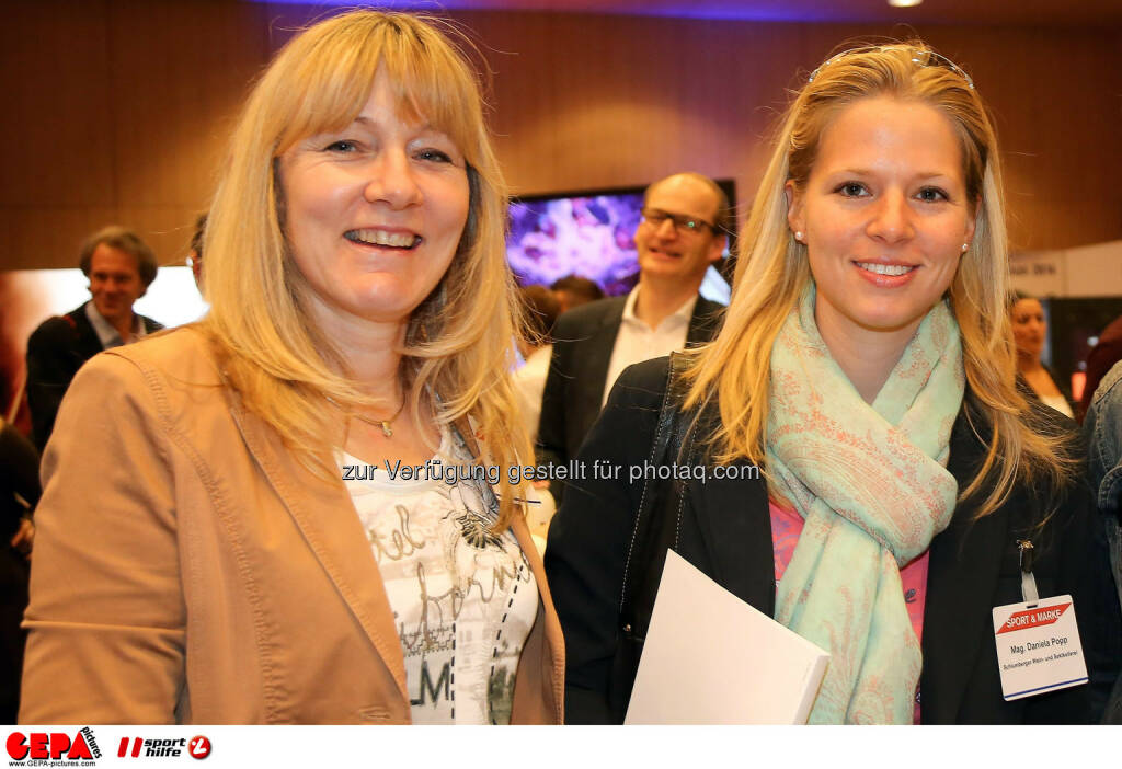 Christa Wiegert und Daniela Popp (Schlumberger Wein- u Sektkellerei GmbH). (Foto: GEPA pictures/ Christopher Kelemen)
 (10.04.2014) 