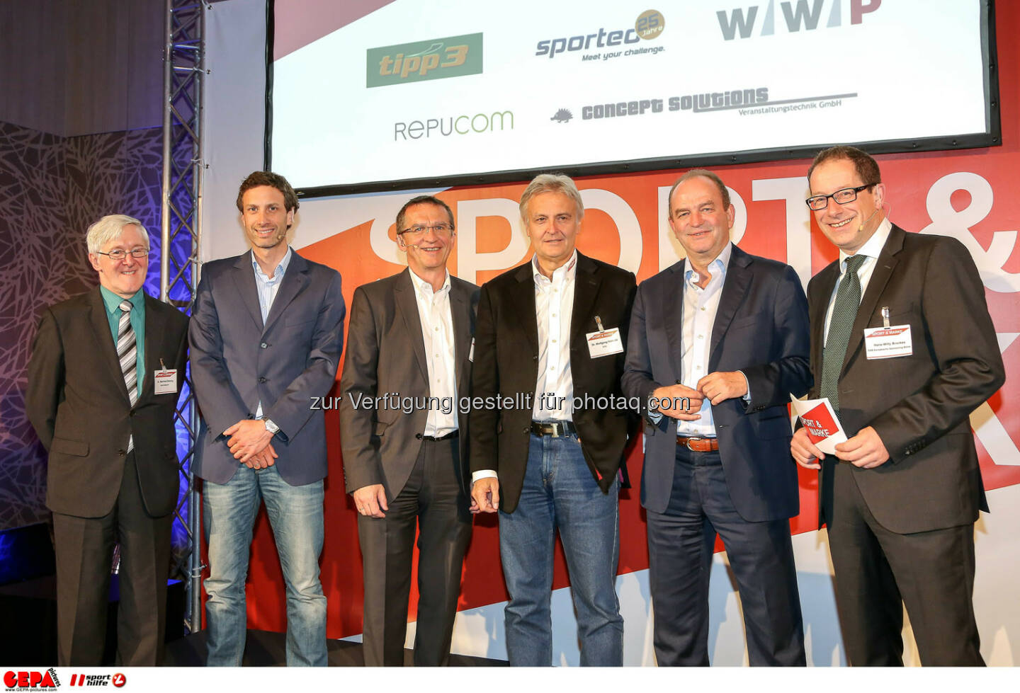 Manfred Dimmy, Dieter Heger, Andreas Stieber (Brauunion), Geschaeftsfuehrer Wolfgang Hoetschl (Kelly), Herbert Prohaska und Geschaeftsfuehrer Hans-Willy Brockes (ESB Europaeischen Sponsoring-Boerse). (Foto: GEPA pictures/ Christopher Kelemen)
