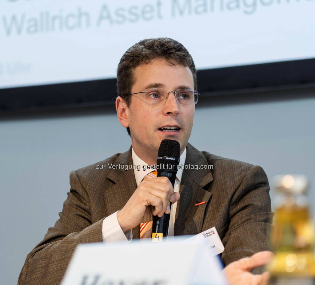 Finanzexperte Niels Nauhauser von der Verbraucherzentrale Baden-Würrtemberg während seines Vortrages des Veranstalters Verlagsgruppe Handelsblatt (Bild: Messe Stuttgart) (11.04.2014) 