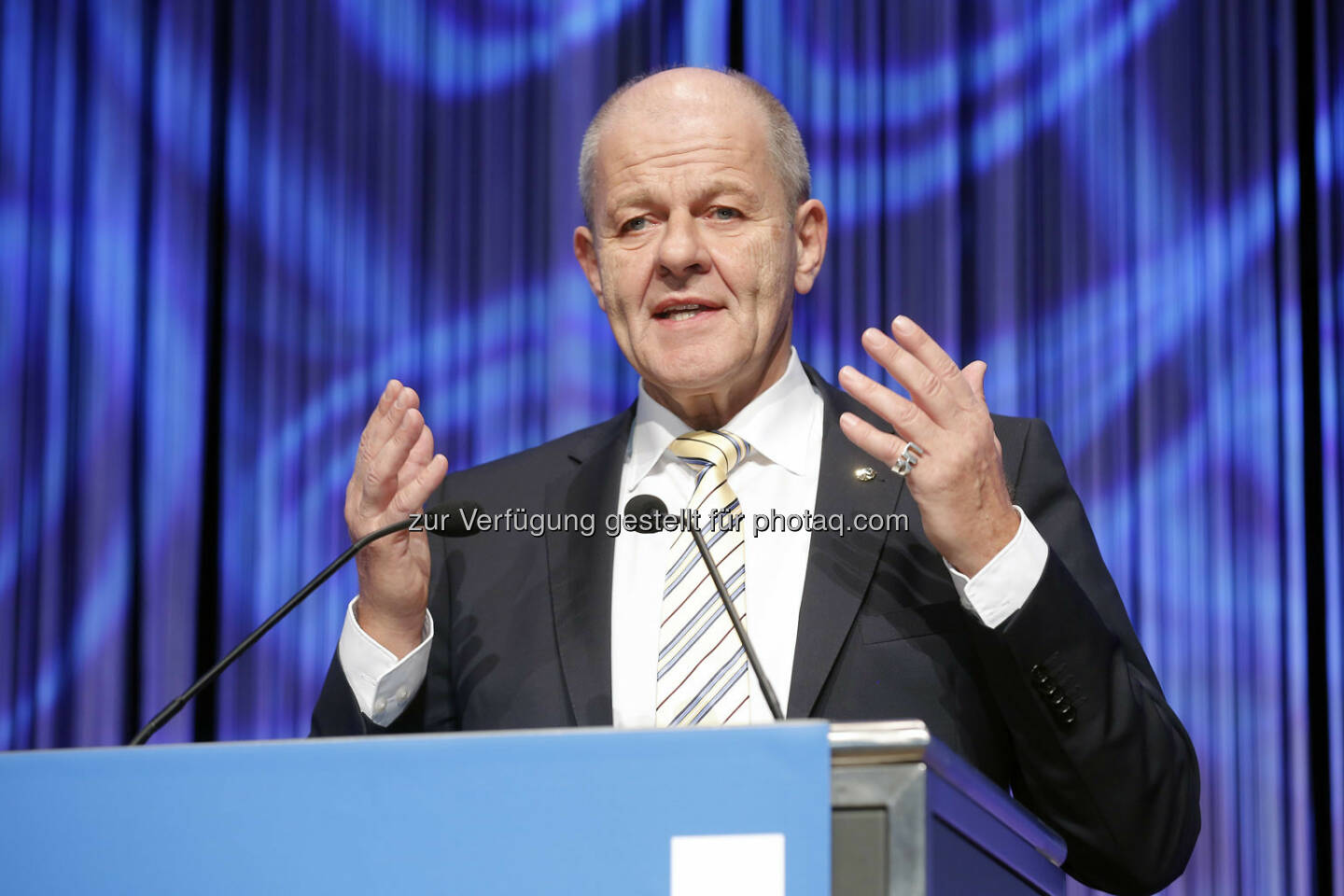 Ulrich Kromer (Messe Stuttgart) bei der Eröffnung der Invest 2014 (Bild: Messe Stuttgart)