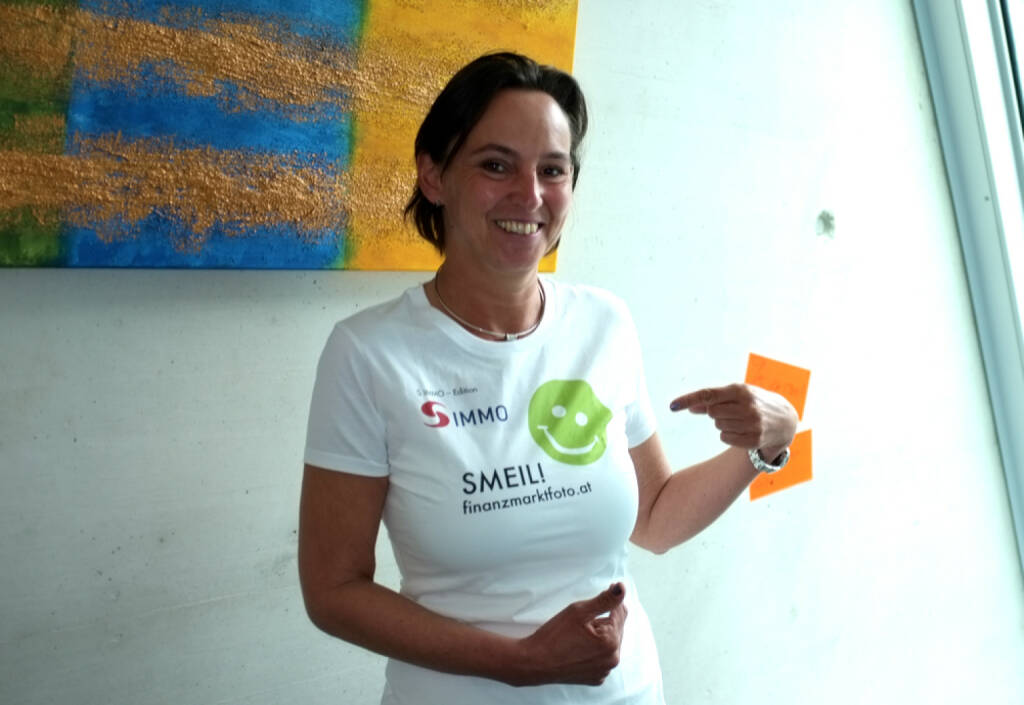 Alexandra Bolena Smeil (Shirt in der S Immo-Kollektion, mehr unter http://finanzmarktfoto.at//page/index/1184 ) (13.04.2014) 