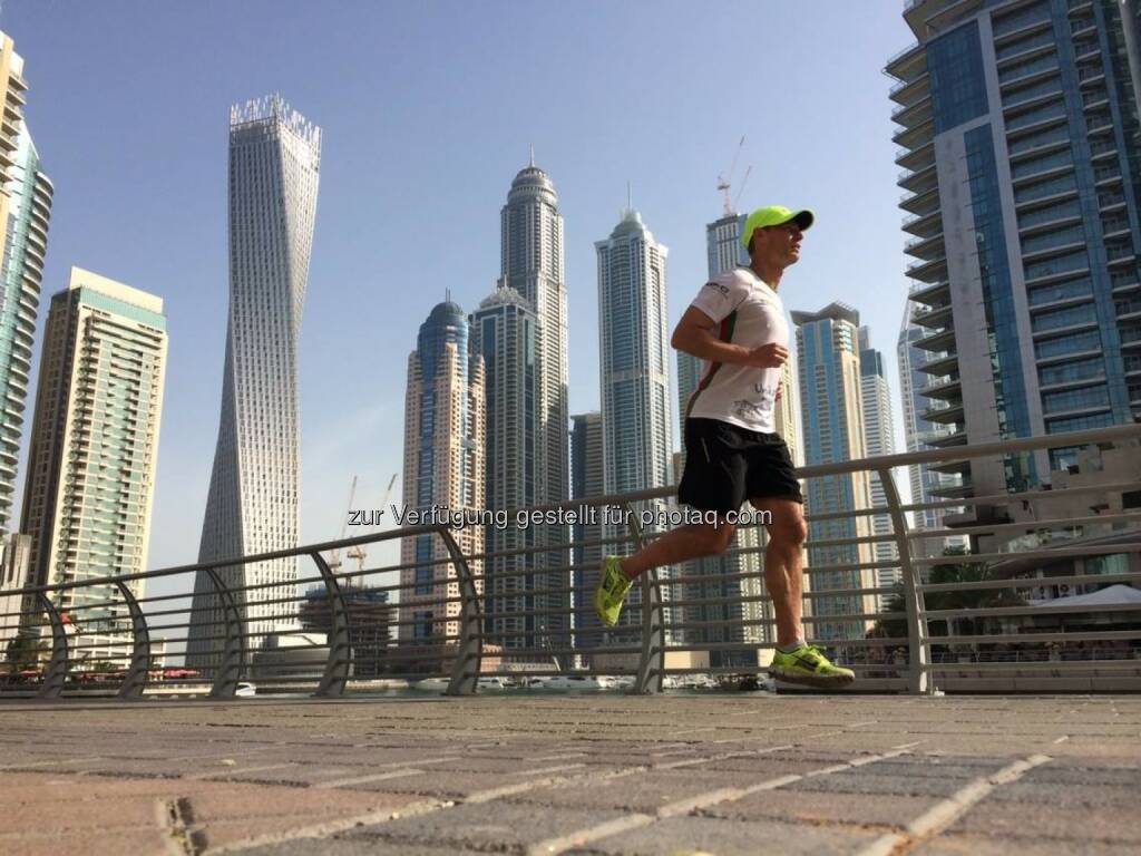 Andreas Schweighofer läuft in Dubai (18.04.2014) 