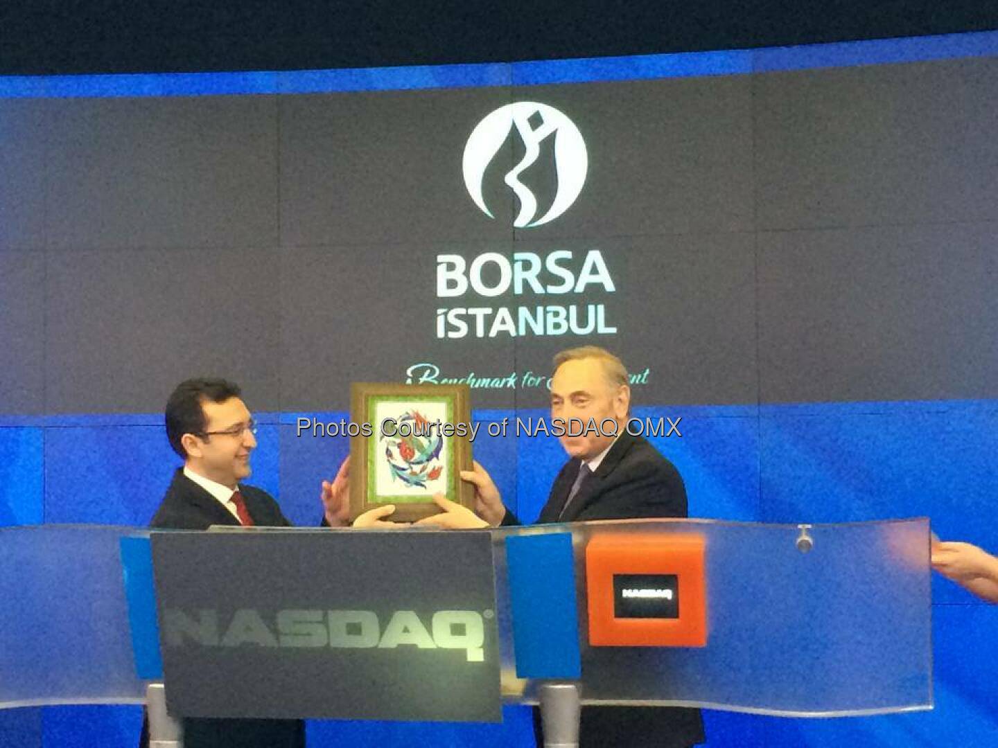 Börse Istanbul läutet die Eröffnungsglocke an der Nasdaq Borsa İstanbul rings the #NASDAQ #OpeningBell to celebrate our strategic partnership! Welcome to the NASDAQ OMX family Borsa İstanbul EN  Source: http://facebook.com/NASDAQ 