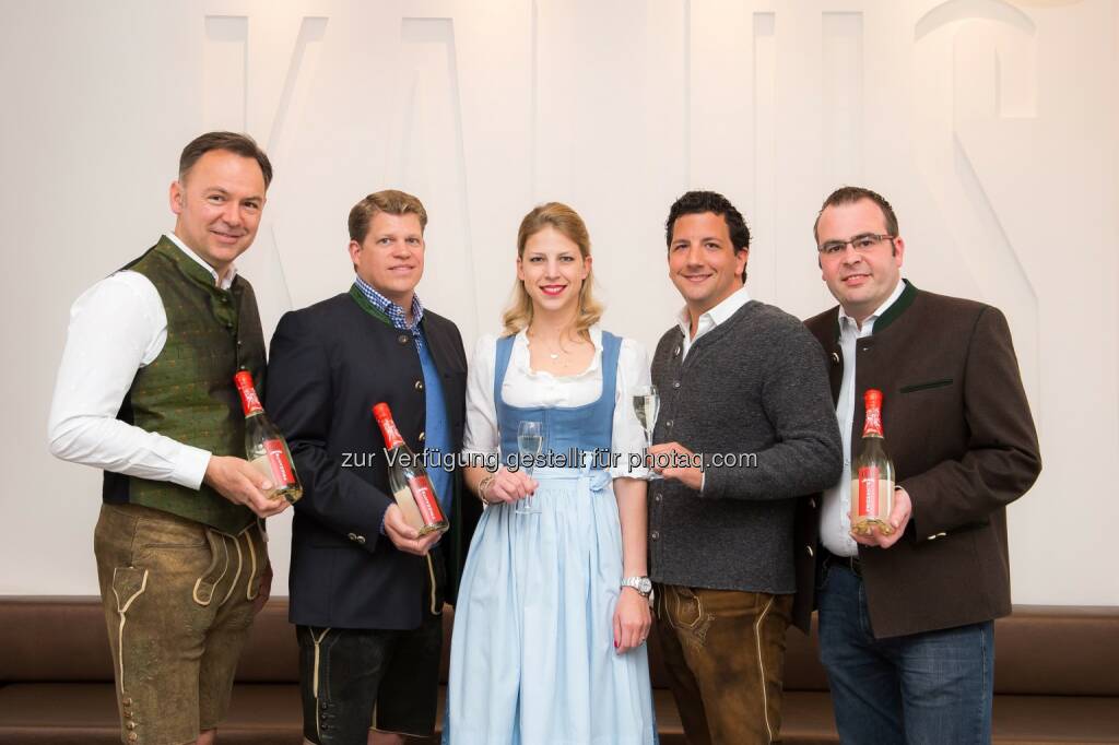 Johann Kattus G.m.b.H.: Kattus meets Almdudler -Gerhard Schilling (Geschäftsführer Almdudler), Claus Hofmann-Credner (Marketingleitung Almdudler), Sophie Kattus (Junior Brand Managerin, Kattus Vertriebs GmbH), Philipp Gattermayer (Geschäftsführer Kattus Vertriebs GmbH) und Andreas Ruhland (Kattus) - Fotograf: Martin Hörmandinger (23.04.2014) 