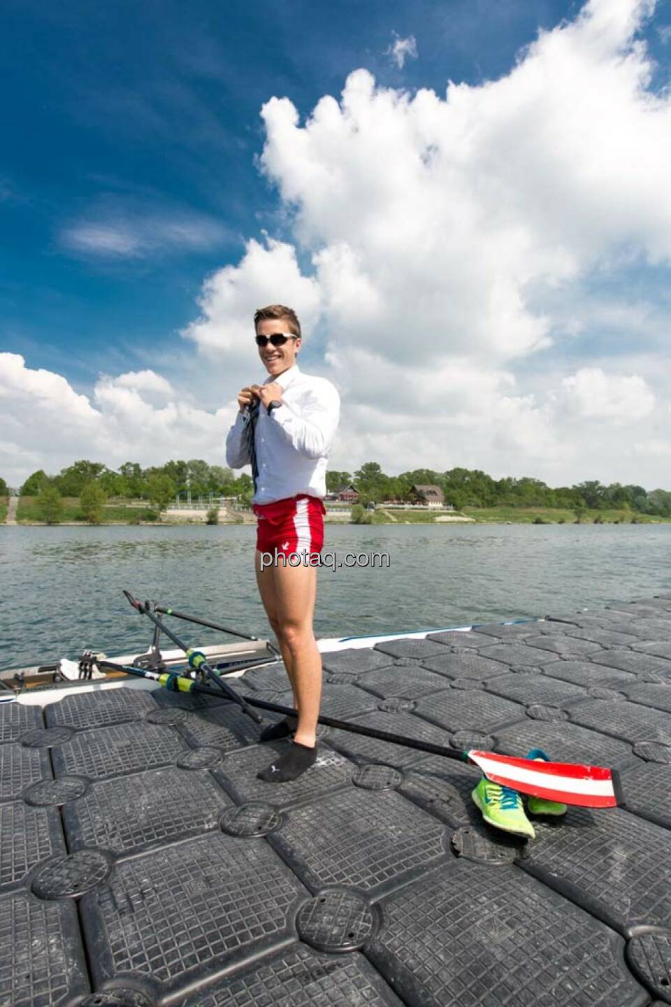 Ready for Business - Gerald Pollak, Steinspornbrücke, rot-weiss-rot