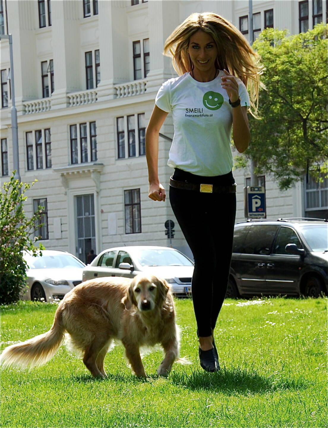 Yvonne Rueff mit Hund; laufen, running, run
