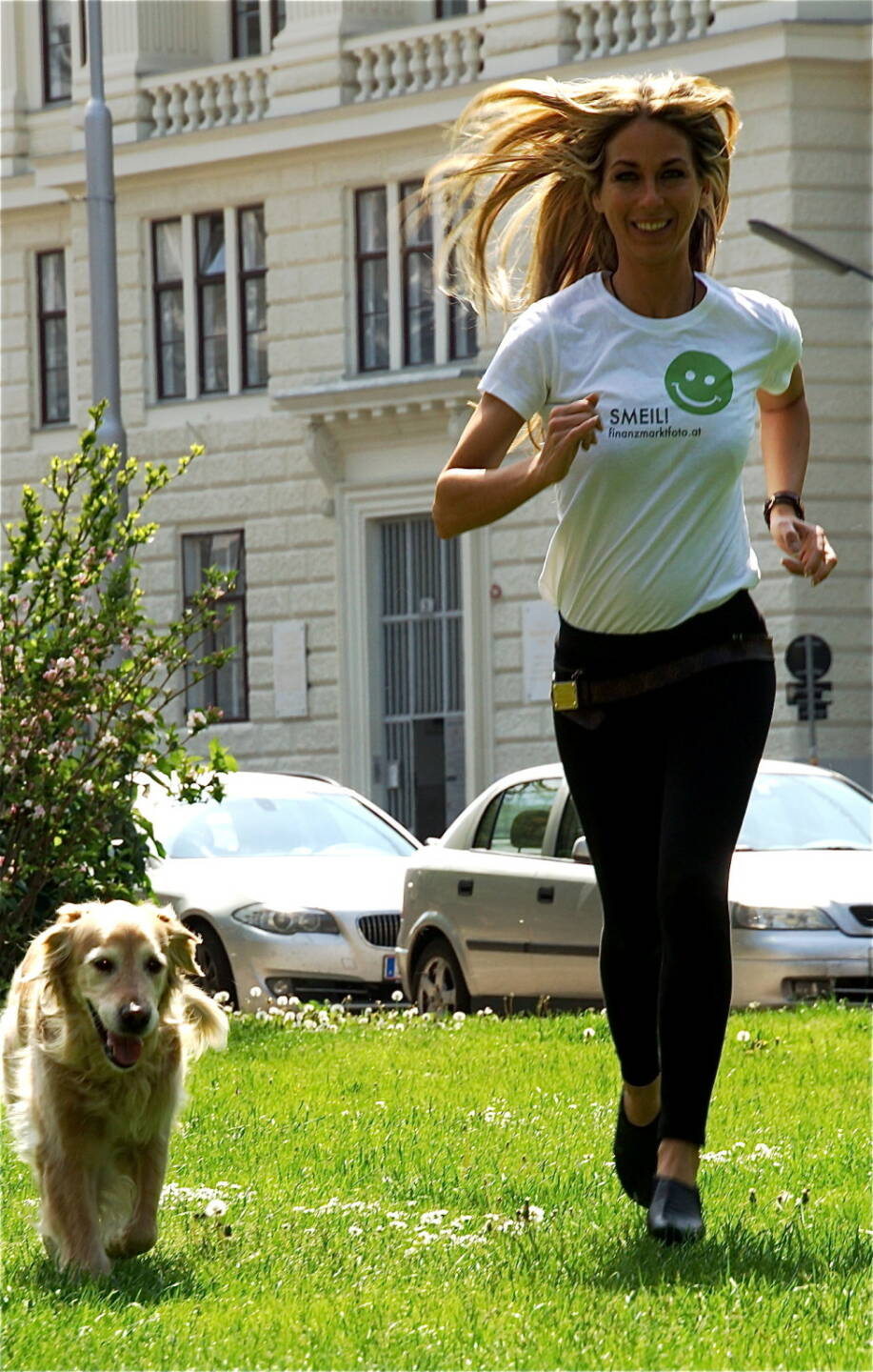 Yvonne Rueff mit Hund; laufen, running, run