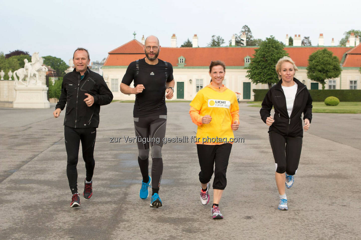 Hannes Menitz, Initiator des erste bank vienna night run, Lauftrainer Christian Beer, Kristina Sprenger, Christine Grafinger (echomedia)