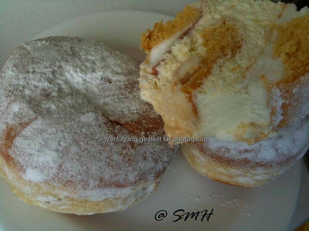 Krapfen mit Marillenmarmelade, Kardinalschnitte ..., © Michael Fischer (04.05.2014) 