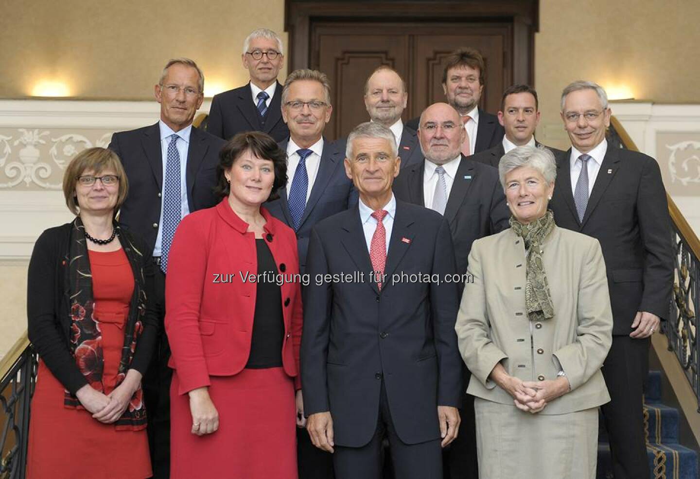 Jürgen Hambrecht! Der neu bestellte Aufsichtsrat der BASF SE hat ihn in seiner konstituierenden Sitzung zum neuen Aufsichtsratsvorsitzenden der BASF SE gewählt. Mehr: http://on.basf.com/1kE2fBE
Der neue Aufsichtsrat der BASF. Vordere Reihe von links nach rechts: Denise Schellemans, Anke Schäferkordt, Jürgen Hambrecht, Dame Alison Carnwath DBE. Dahinter von links: Michael Diekmann, Wolfgang Daniel, Franz Fehrenbach, Francois Diederich, Robert Oswald, Ralf-Gert Bastian, Francesco Grioli, Michael Vassiliadis.
[PSK]  Source: http://facebook.com/BASF.Deutschland