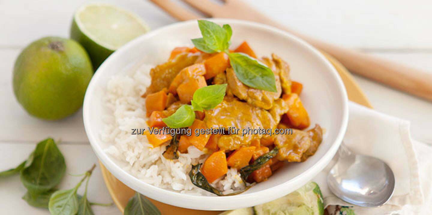 Curry mit Schweinefleisch und Basmatireis - http://www.kochabo.at/curry-mit-schweinefleisch-und-basmatireis/