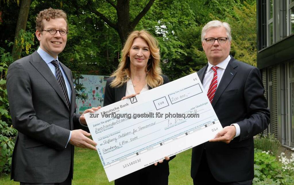 Die Deutsche Bank unterstützt die Children for Tomorrow Stiftung von Stefanie Graf und hat heute eine Spende von 200.000 Euro übergeben. Ziel der Stiftung ist es, Kinder und Familien, die Opfer von Krieg, Verfolgung und organisierter Gewalt wurden, zu unterstützen.  Source: http://facebook.com/DeutscheBank (06.05.2014) 