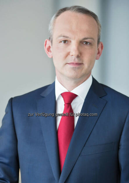 Siegfried Mayrhofer zum neuen CFO der Telekom Austria Group bestellt: Die Telekom Austria Group gibt bekannt, dass in der heutigen Aufsichtsratssitzung Siegfried Mayrhofer per 1. Juni 2014 für die Dauer von einem Jahr zum Finanzvorstand (Chief Financial Officer, CFO) der Telekom Austria Group bestellt wurde. Siegfried Mayrhofer folgt damit Hans Tschuden nach, dessen Vertrag per 31. Mai 2014 ausläuft. (06.05.2014) 