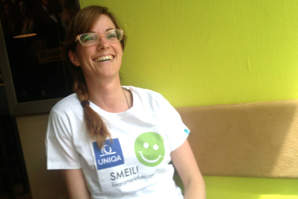 HR Smeil: Monika Kletzmayr (Styria), Shirt in der Uniqa -Kollektion (09.05.2014) 