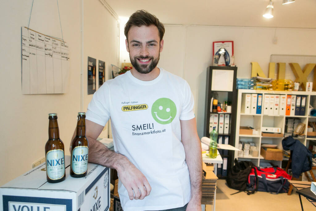 Artur Zolkiewicz (Nixe) - Bier-Muskel-Smeil, Smeil Shirt in der Palfinger edition (15.05.2014) 