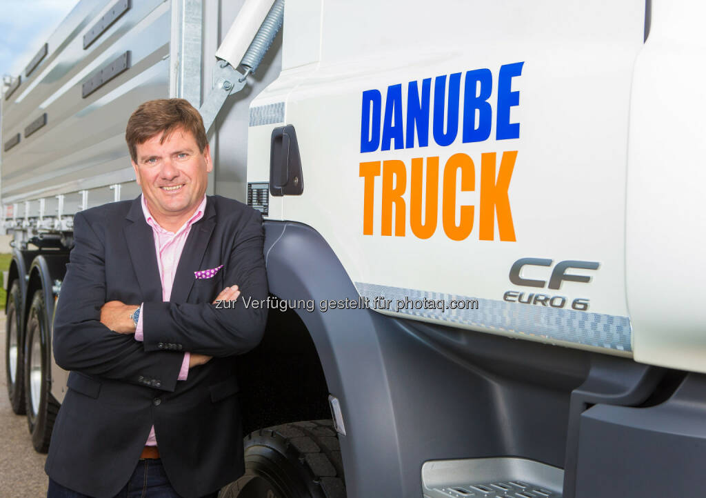 Björn Speer, Geschäftsführer der DanubeTruck GmbH: Die DanubeTruck GmbH übernimmt die zur Wiesenthal Gruppe gehörende Firma Franz Hahn Nutzfahrzeuge GmbH mit ihren 120 Mitarbeitern und wird der größte Vertriebs- und Servicepartner der LKW-Marke DAF in Österreich. (C) Christian Mikes (15.05.2014) 