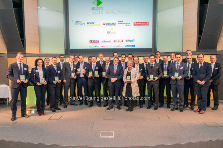 Am 15.5. wurden in den Räumlichkeiten der Raiffeisen Zentralbank AG Österreichs innovativste Zertifikate und die besten Emittenten des Landes ausgezeichnet. Unter elf Mitbewerbern konnte Raiffeisen Centrobank AG (RCB) den Sieg in der Gesamtwertung des Zertifikate Award Austria zum achten Mal in Folge für sich entscheiden. (Bild: RCB)