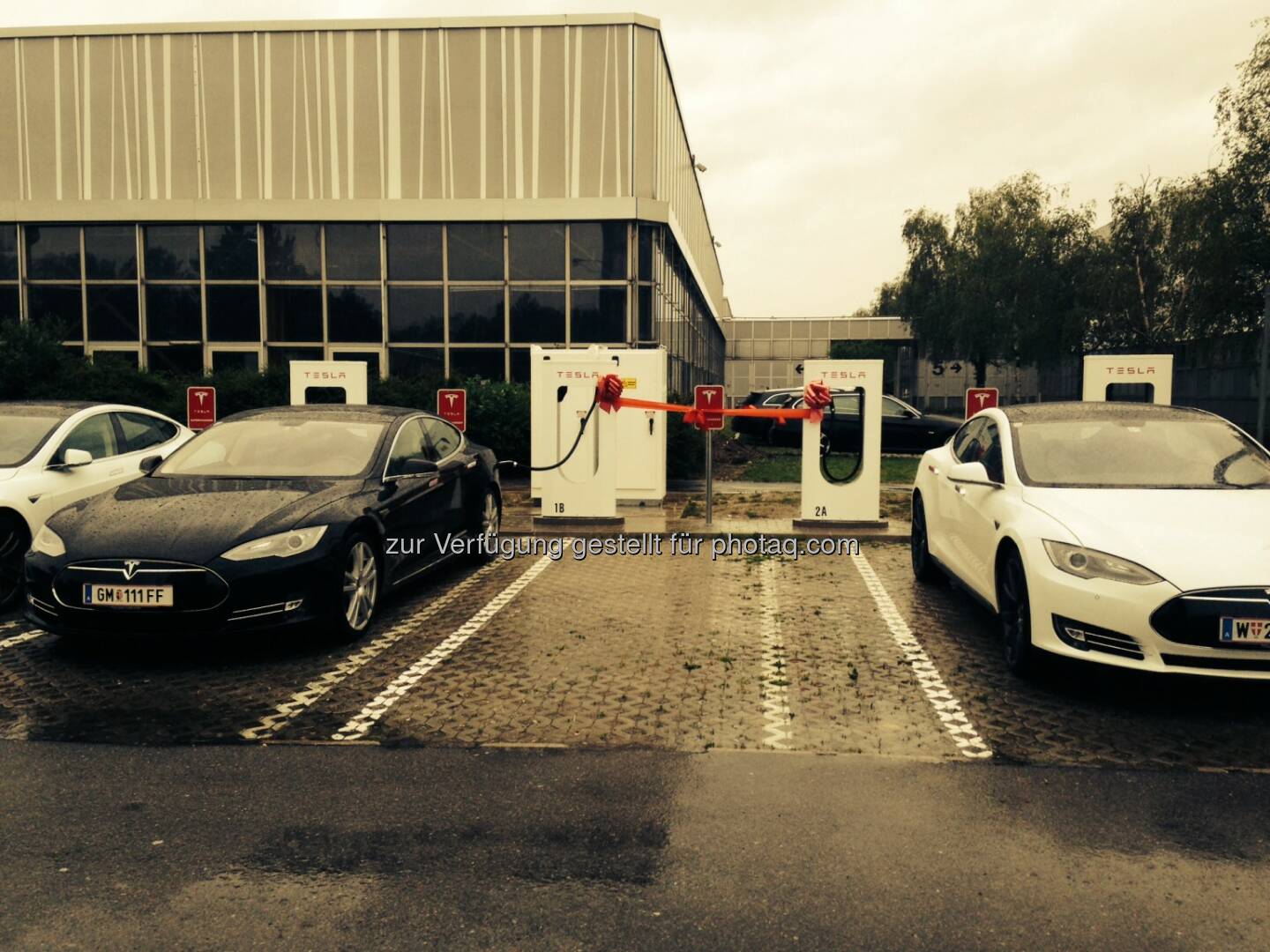 Tesla Motors GmbH: Tesla eröffnet ersten Supercharger in Wien (Bild: Tesla Motors)