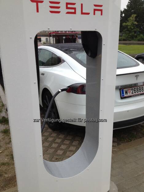 Tesla Motors GmbH: Tesla eröffnet ersten Supercharger in Wien (Bild: Tesla Motors) (16.05.2014) 