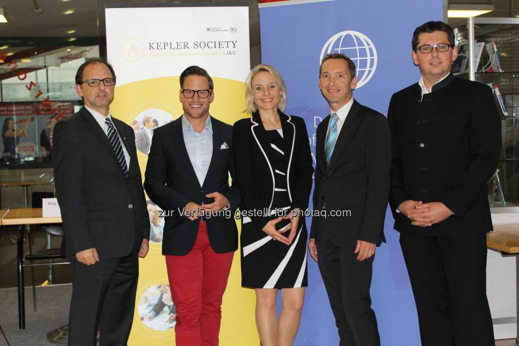 Wilfried Blaschke (Berner GmbH), Johannes Pracher (GF Kepler Society), Iris Fischlmayr (Vorständin des Instituts für Internationales Management an der JKU), Hubert Lehenbauer (Rübig GmbH & Co KG), Bernhard Freiseisen (Fronius International GmbH) stellten sich am 15. Mai 2014 bei einer gemeinsamen Expertendiskussion dem Thema: „Becoming International – What´s Next?“ (Bild: JKU) (16.05.2014) 