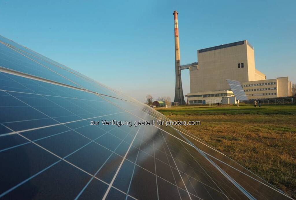 Sonne statt AKW.

Seit 2010 ist das EVN Photovoltaik-Forschungszentrum Zwentendorf da in Betrieb, wo einst ein Atomkraftwerk entstehen sollte. Mehr lesen: http://bit.ly/EVN_Photovoltaik

Foto: Moser  Source: http://facebook.com/EVN (16.05.2014) 