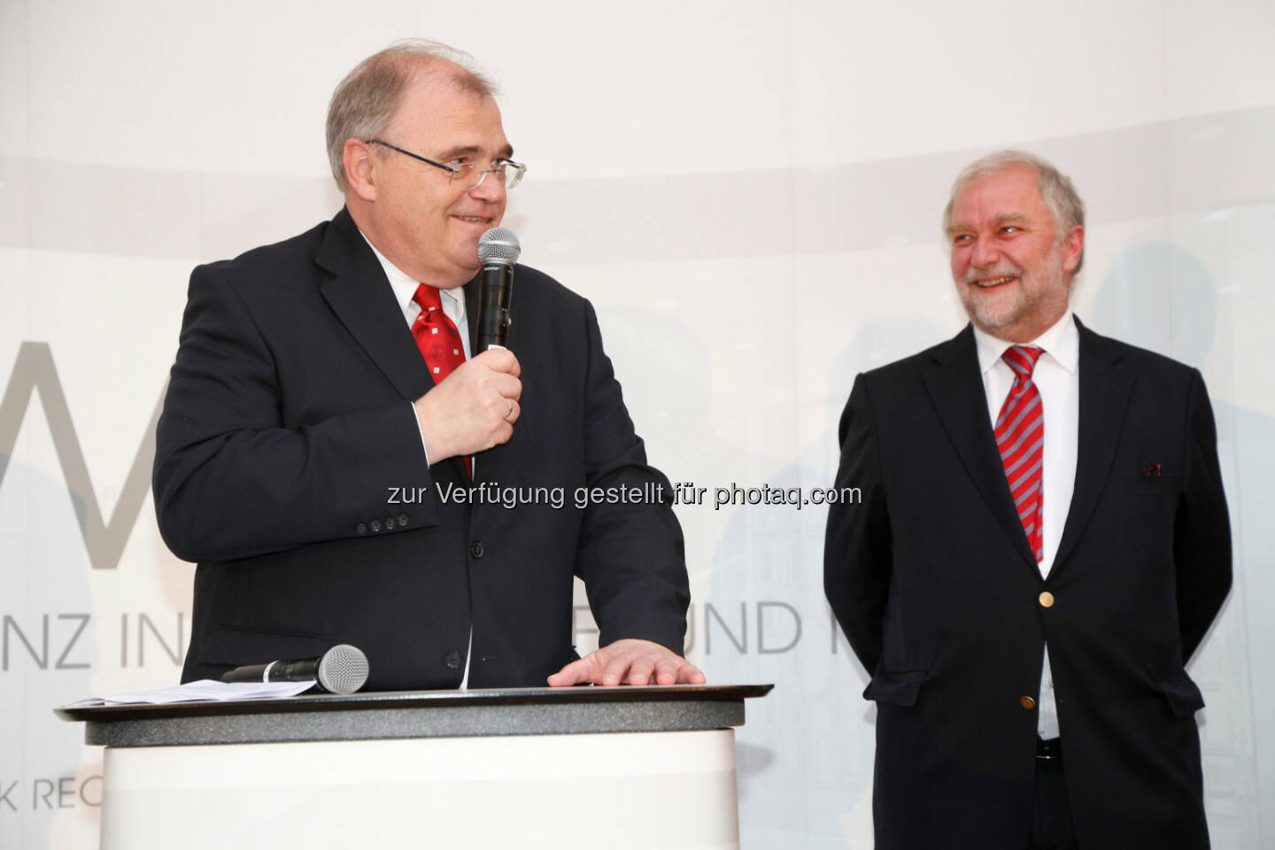 KWR Karasek Wietrzyk Rechtsanwälte GmbH: 10 Jahre KWR mit Wolfgang Brandstetter (Justizminister) und Georg Karasek (Partner, KWR) (c) Ludwig Schedl
