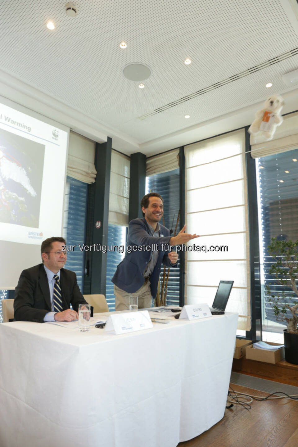 „Letztes Jahr war der Erste WWF Stock Climate Change mit 55% der best performende Fonds Österreichs. Das ist eine außergewöhnliche Leistung und darüber freuen wir uns gemeinsam mit Erste-Sparinvest, denn es sendet ein positives Signal in Richtung nachhaltiger Geldanlagen“, freut sich Armand Colard, Leiter des Bereichs Sustainable Finance beim WWF Österreich