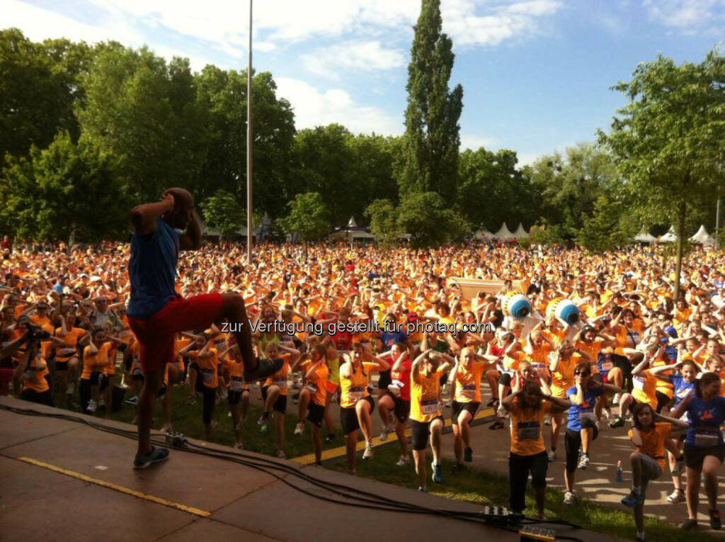 Österreichischer Frauenlauf, warm-up, © Österreichischer Frauenlauf (26.05.2014) 