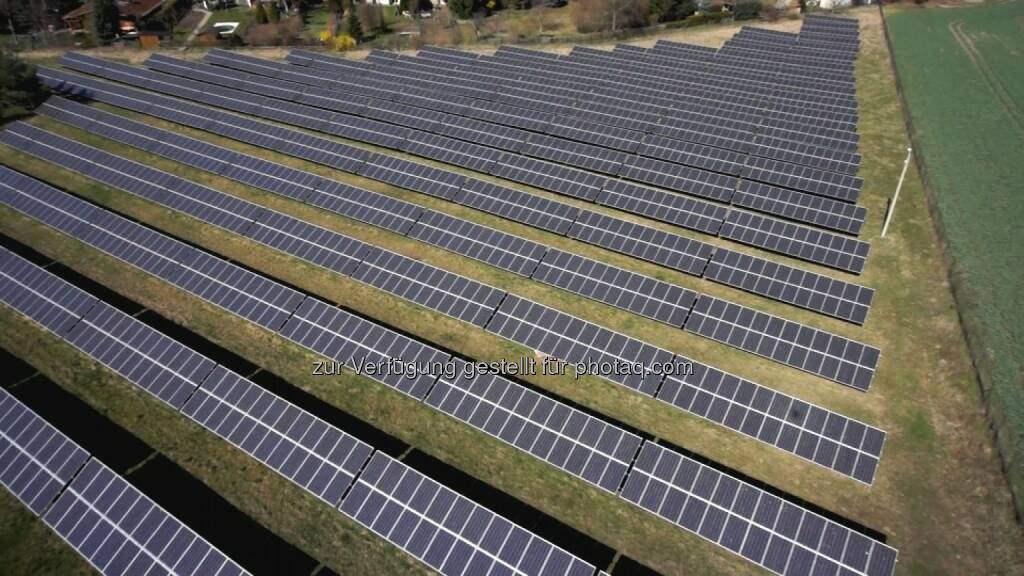 Sonneninvest treibt die Energiewende voran - erstes Crowdfunding eines Solarparks über Econeers, Luftaufnahme des Solarparks Langenbogen (Bild: Sonneninvest AG) (27.05.2014) 