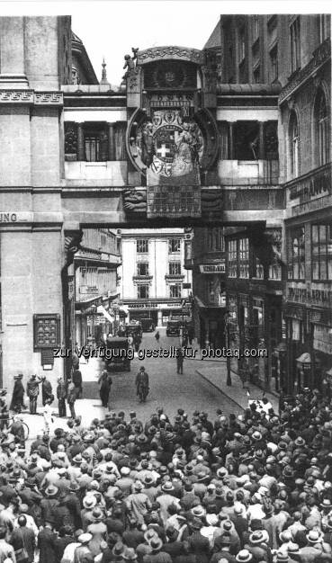 Die Ankeruhr, im Besitz der Helvetia Versicherung, wird heuer 100 Jahre. (28.05.2014) 