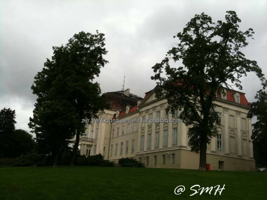 Manner-HV: Schloß Wilhelminenberg. Hinter dem Schloß kann man günstig Appartments mieten. Wirklich günstig. Wer die Natur liebt und nicht mehr als einmal am Tag von den Sehenswürdigkeiten der Stadt zurück aufs Zimmer fahren muss, © Michael Fischer (29.05.2014) 