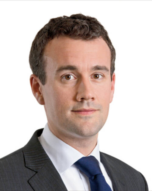 Fred Ingham, Head of International Hedge Fund Investments von Neuberger Berman: Im laufenden Jahr zeigt sich: Zahlreiche Investoren kehren zu Hedge-Funds zurück. Gründe dafür sind einerseits Gewinnmitnahmen nach starker Aktienmarktentwicklung und anderseits die Suche nach höheren Renditen, als Obligationen-Portfolios derzeit bieten.
 
Auch mittelfristig präsentieren sich Hedge-Funds als interessantes Thema. Ökonomische Faktoren wie globale Ungleichgewichte, hohe Staatsverschuldungen, geopolitische Risiken, eine sich abschwächende Wirtschaft in China und ein grundsätzlich schwaches Wachstum der Weltwirtschaft stellen eine Herausforderung für die Investoren dar. Gleichzeitig hat sich die Lage am Obligationsmarkt noch nicht beruhigt und es drohen nach wie vor steigende Zinsen. Vor diesem Hintergrund ist es empfehlenswert, nach aktiven Renditequellen zu suchen, die weniger marktabhängig sind – wie etwa Hedge-Funds., © Aussendung (02.06.2014)