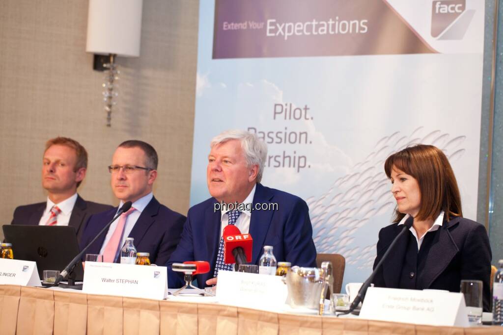 Andreas Schoberleitner (COO FACC), Robert Machtlinger (COO FACC),  Walter A. Stephan (CEO FACC), Birgit Kuras (Börse Wien), © photaq/Michi Mejta (04.06.2014) 