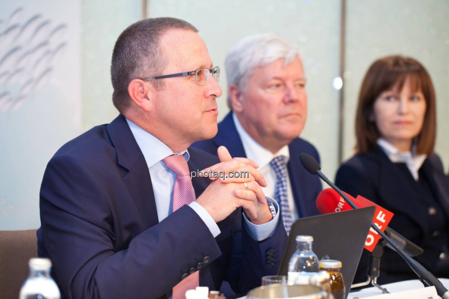  Robert Machtlinger (COO FACC),  Walter A. Stephan (CEO FACC), Birgit Kuras (Börse Wien)