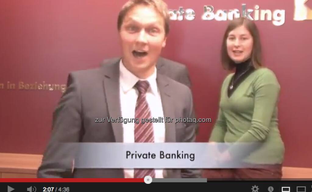 Private Banking Raika Radstadt http://www.youtube.com/watch?v=kIZ3E0Ij6_Q# Lyrics: http://www.christian-drastil.com/2012/12/29/raika-radstadt-weine-nicht-wenn-der-zinsatz-fallt-lyrics-bilder/, © Raika Radstadt via Youtube (29.12.2012) 