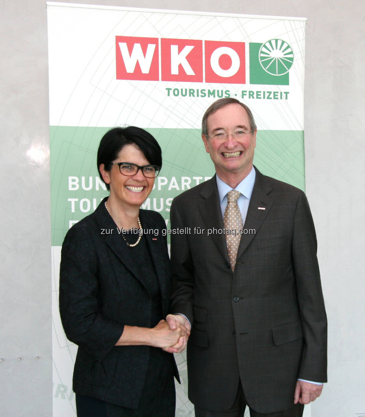 Petra Nocker-Schwarzenbacher ist neue WKÖ-Tourismus-Obfrau, im Bild mit WKÖ-Präsident Christoph Leitl 
